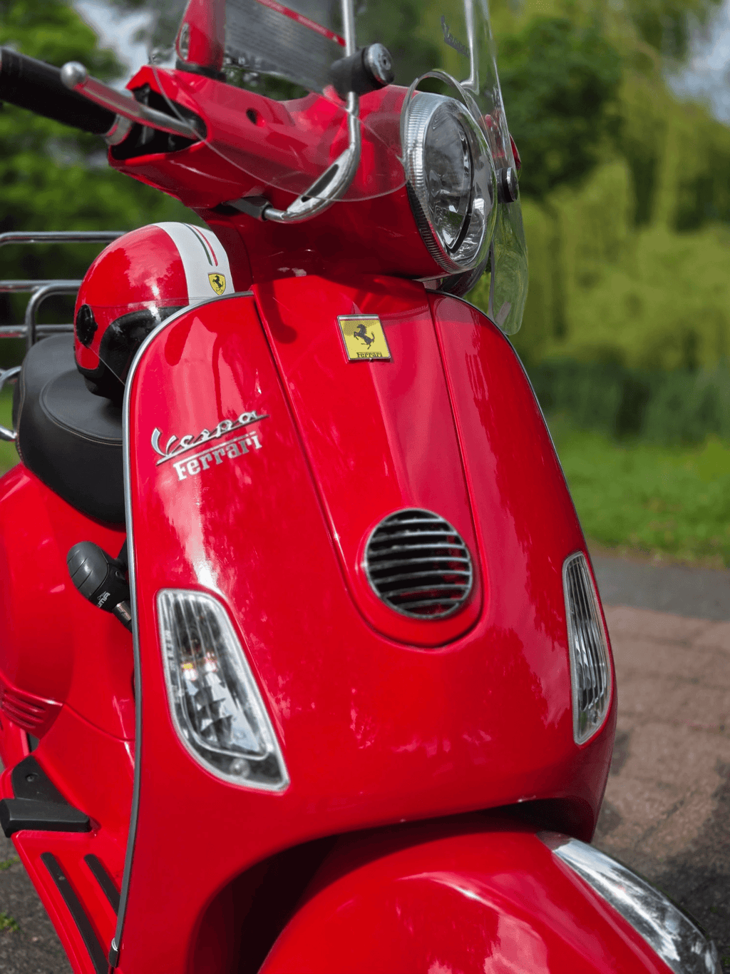 Ferrari Vespa LX50 Gelimiteerde editie 05/09 46 km origineel