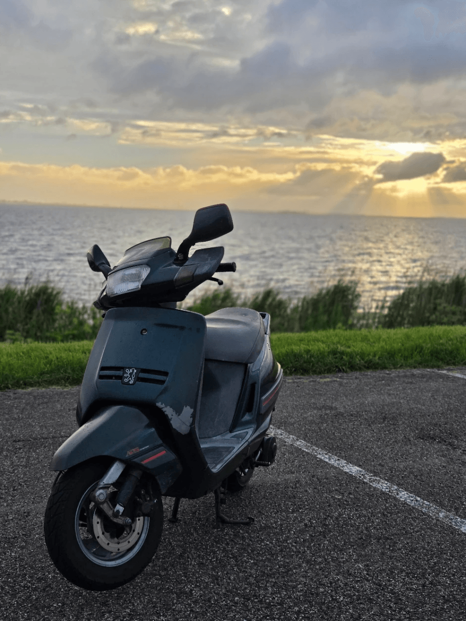Peugeot SV 125cc Tweetakt · A1 Rijbewijs · Retro Scooter, zomer klaar