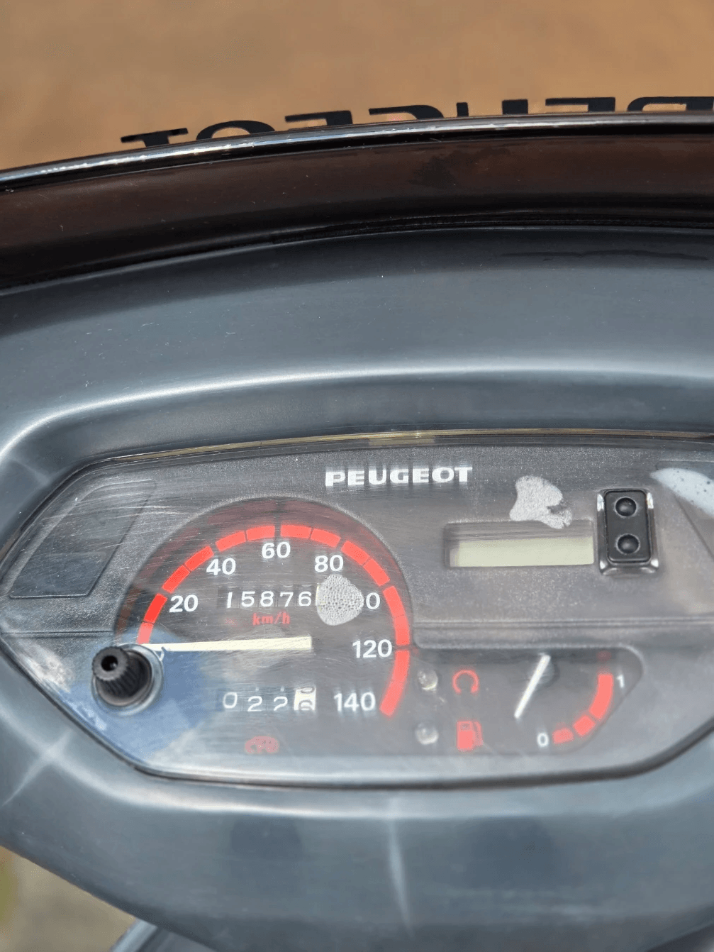 Peugeot 125 SV, 2-takt, motorblok aangepakt voor extra pit