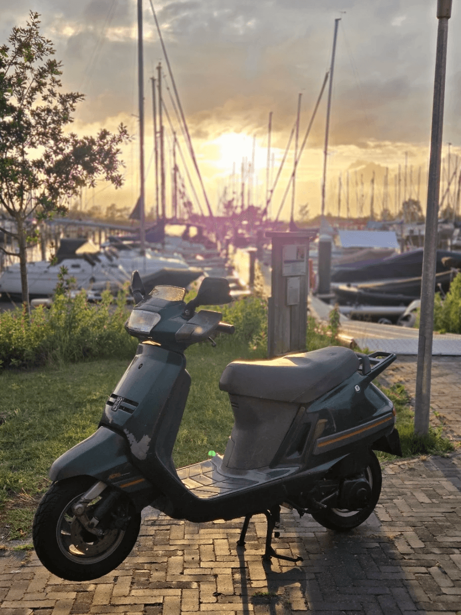 Peugeot SV 125cc Tweetakt · A1 Rijbewijs · Retro Scooter, zomer klaar
