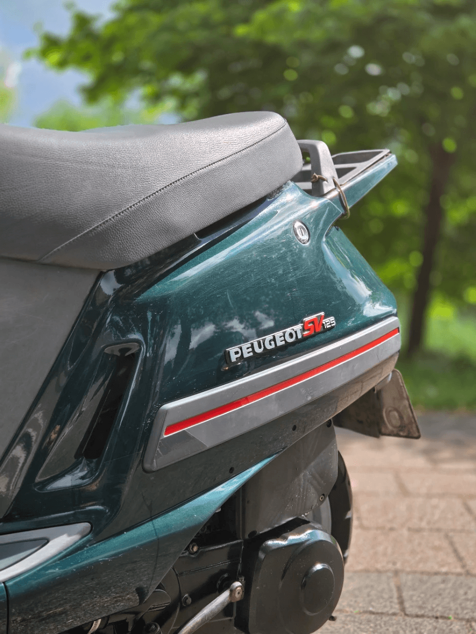 Peugeot 125 SV, 2-takt, motorblok aangepakt voor extra pit