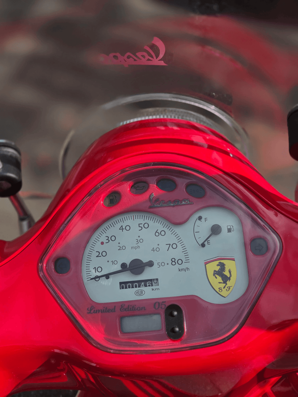 Ferrari Vespa LX50 Gelimiteerde editie 05/09 46 km origineel